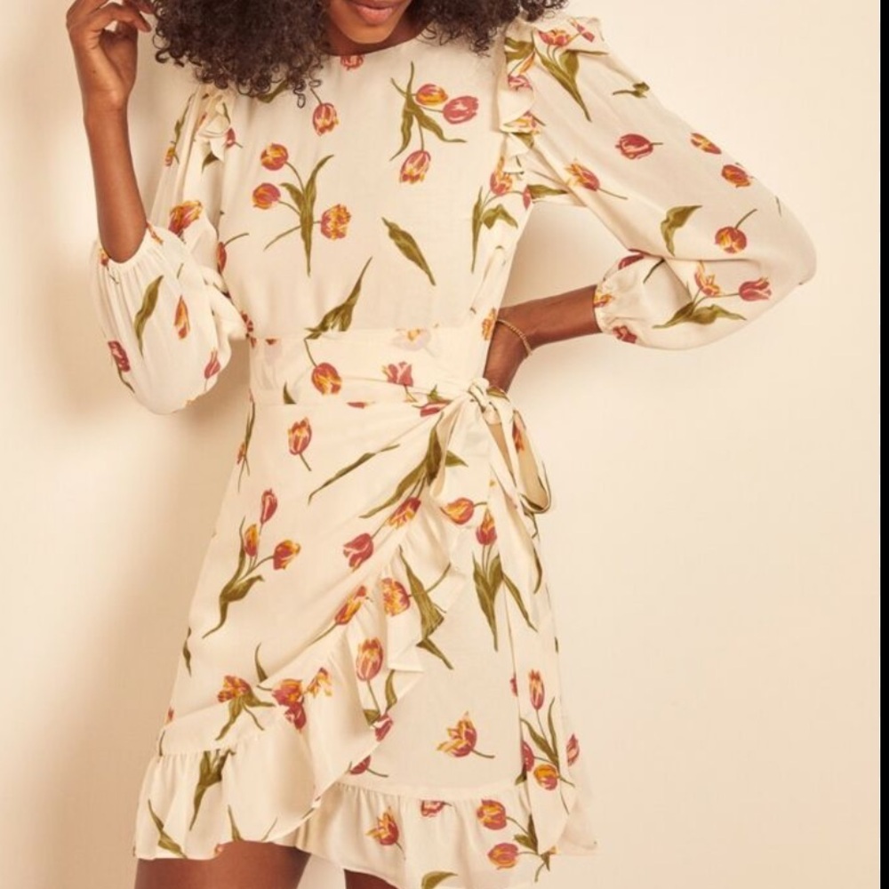 Reformation size 8 asymmetric hem wrap dress cream floral high neck Quest Bianca